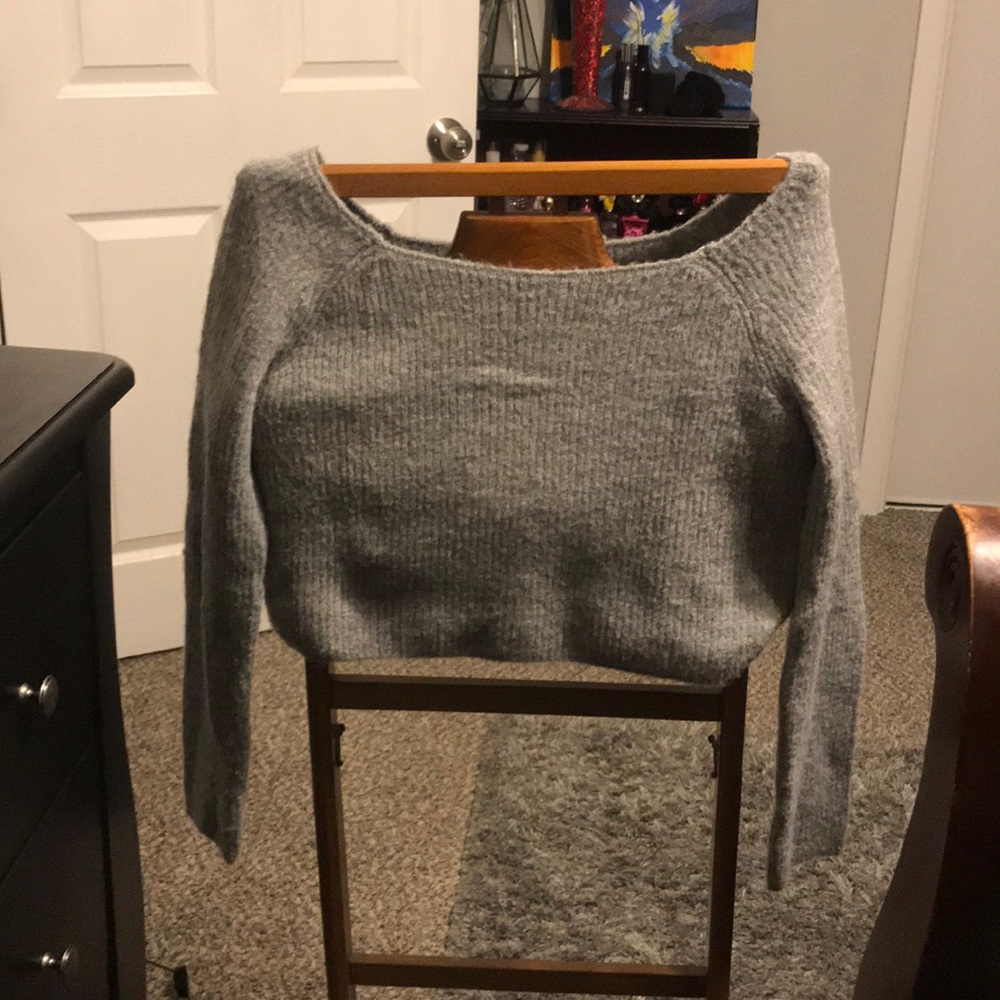 Mid-drift sweater